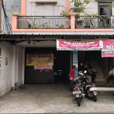 Oyo Life 93129 Kost Mangga Hotel Jakarta Bagian luar foto