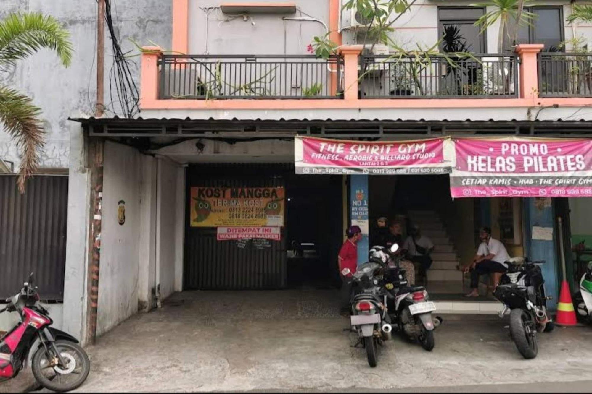 Oyo Life 93129 Kost Mangga Hotel Jakarta Bagian luar foto